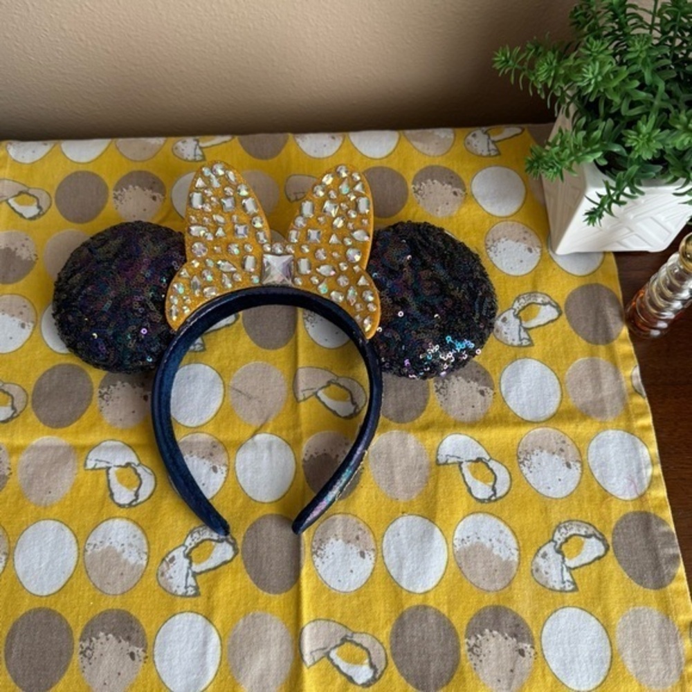 Disney World 50th Anniversary sequined and rhinestoned Minnie ears with gold bow
